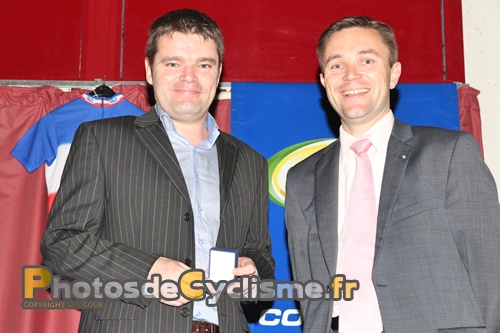 AGCD562010 (80)